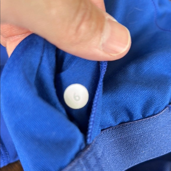 Lululemon mesh tank size 6 - Picture 6 of 10